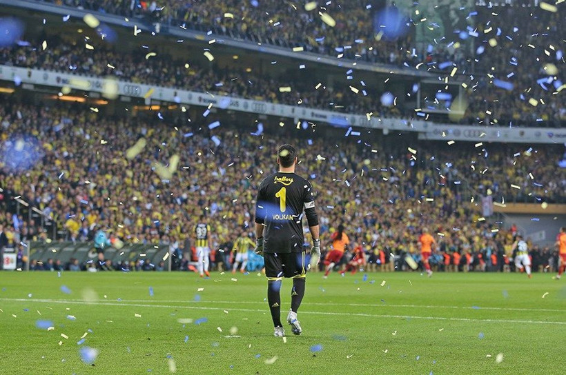 Fenerbahçe'de Volkan Demirel ilk antrenmanına çıktı! Yeni imajı olay - Resim: 1