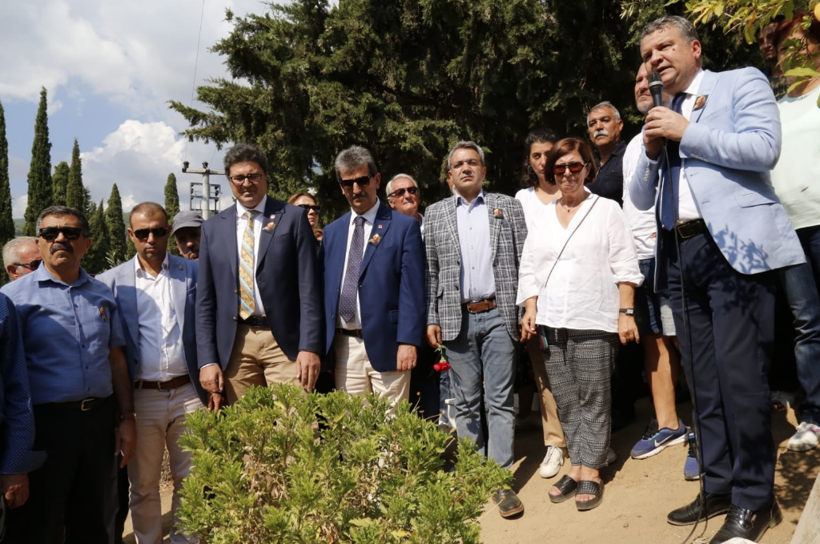 Tuncel Kurtiz mezarı başında anıldı - Resim: 2