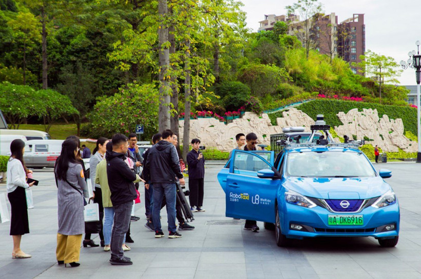 Çin’de sürücüsüz robot taksiler çalışmaya başladı korona nedeniyle 2 kat artırıldı - Resim: 1