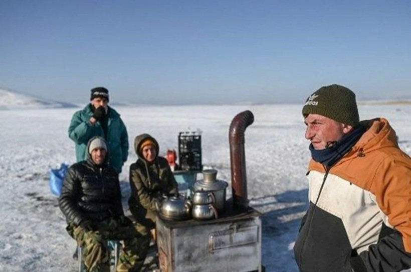 Donmuş Türk gölünde yolculuk! Fransızlar hayran kaldı - Resim: 3