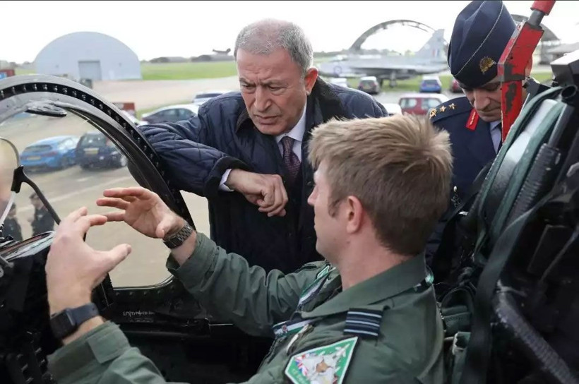 Hulusi Akar'dan F-16'lar için nazlanan ABD'ye 'Tayfun' mesajı! İngiltere'den savaş uçağı alabiliriz - Resim: 3