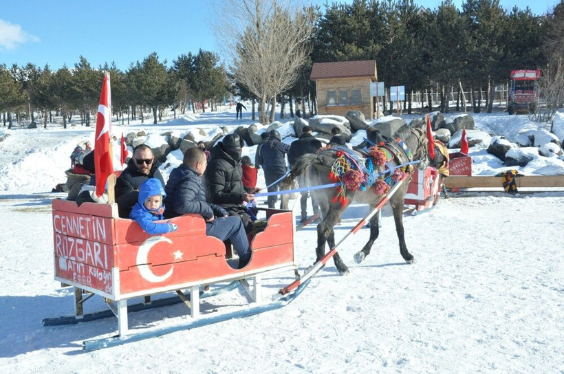 Yabancı turistler akın etti! Kars'ta görenler şaştı kaldı: Benim için güzel bir duyguydu - Resim: 8
