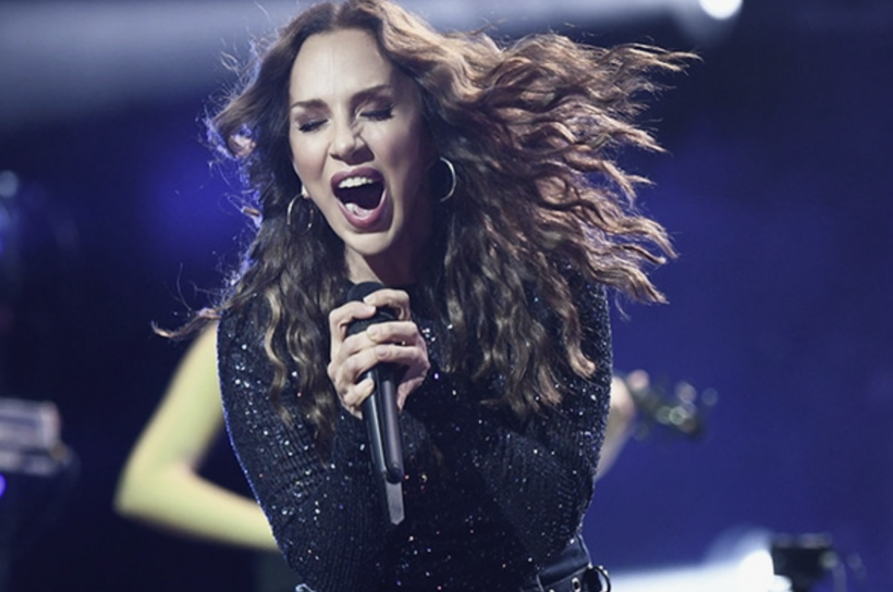 Sertab Erener'den konser şov! Kim der ki 61 yaşında... - Resim: 1