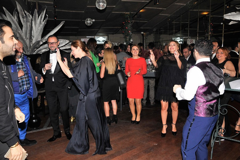 Yeni yıl partisine ünlü yağmuru! Geceden renkli kareler... - Resim: 1