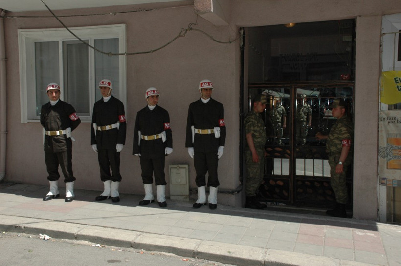 Oğlunun acı haberini böyle aldı! En acı an - Resim: 2