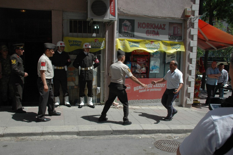 Oğlunun acı haberini böyle aldı! En acı an - Resim: 4
