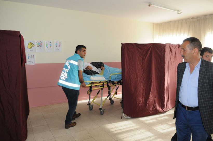 Türkiye sandık başında oy kullanmaya böyle geldi - Resim: 4