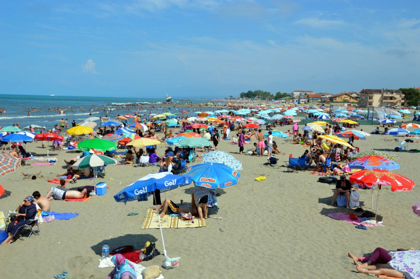 Sakaryalılar soluğu plajlarda aldı - Resim: 2