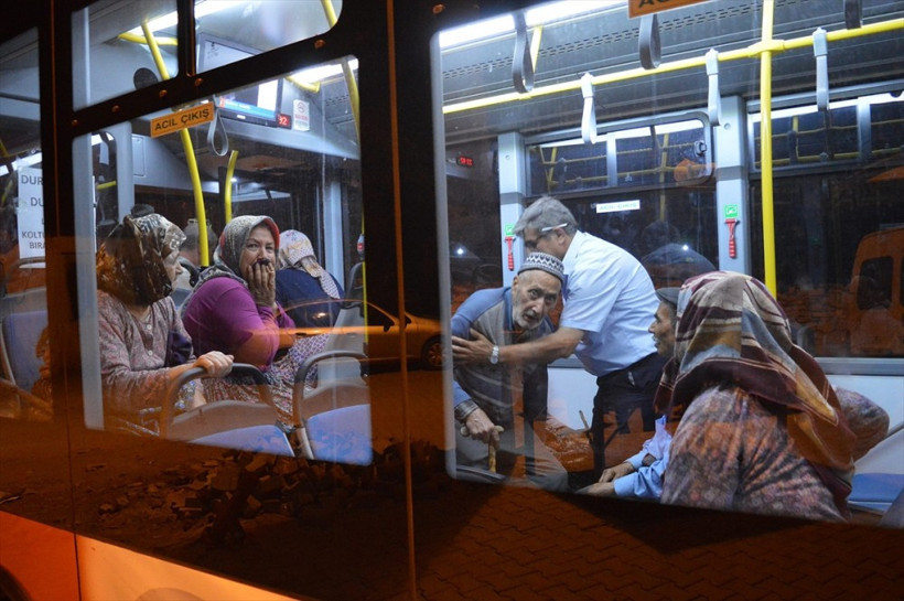 Köylüler yangın dehşetini yaşadı - Resim: 3