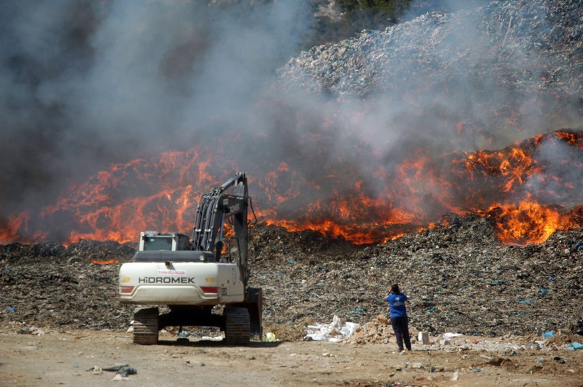 Bodrum'da katı atık depolama alanında yangın - Resim: 2