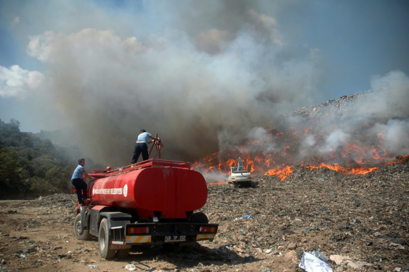 Bodrum'da katı atık depolama alanında yangın - Resim: 3