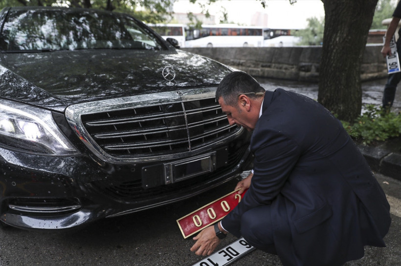 Binali Yıldırım'ın makam aracının plakası böyle söküldü! - Resim: 4