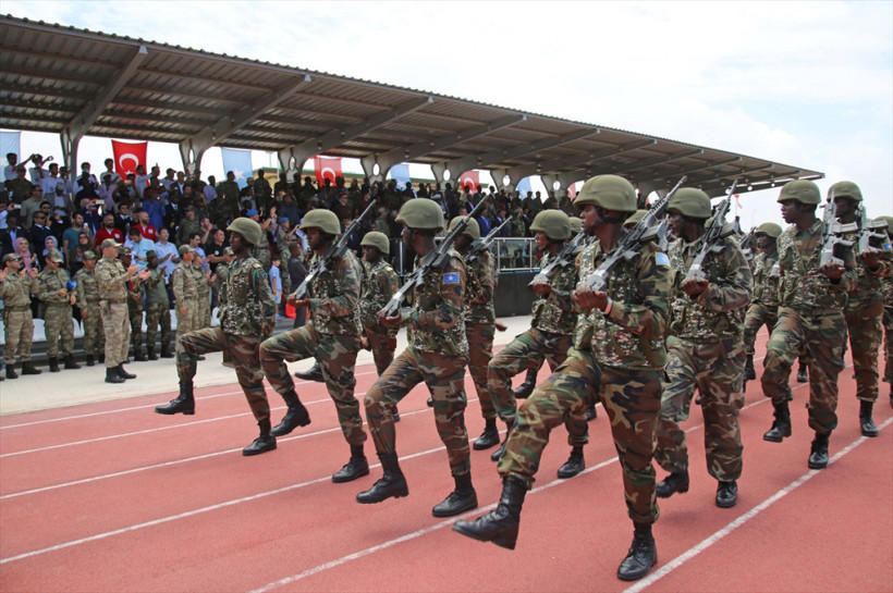 Türk Görev Kuvveti Komutanlığında mezuniyet heyecanı! - Resim: 2