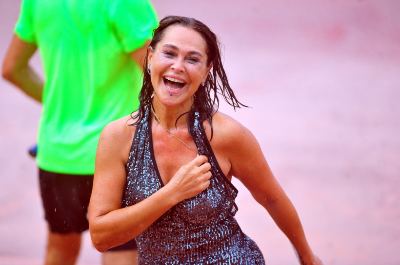 Hülya Avşar'ı yağmur dahi durduramadı - Resim: 1