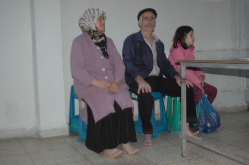 Oy kullanmaya çıplak ayak gittiler! İşte çok şaşırtıcı nedeni - Resim: 3