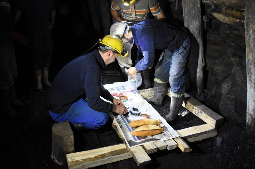 Metrelerce yerin altında ilk sahur - Resim: 1