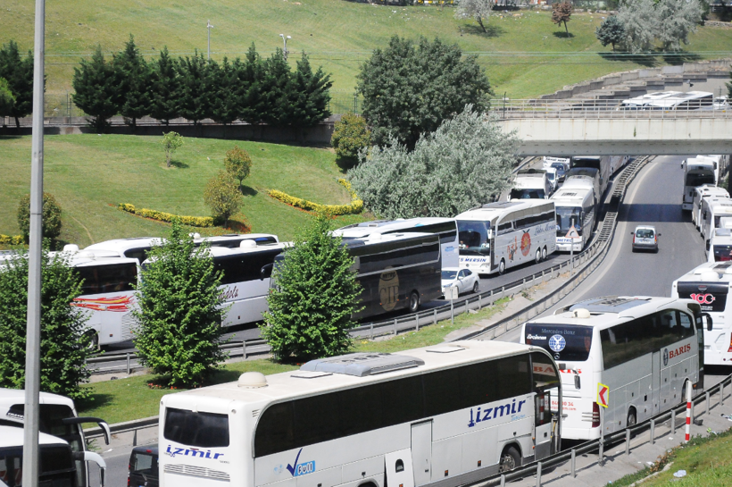 Büyük İstanbul Otogarı'nda seçim nedeniyle adım atacak yer kalmadı - Resim: 3