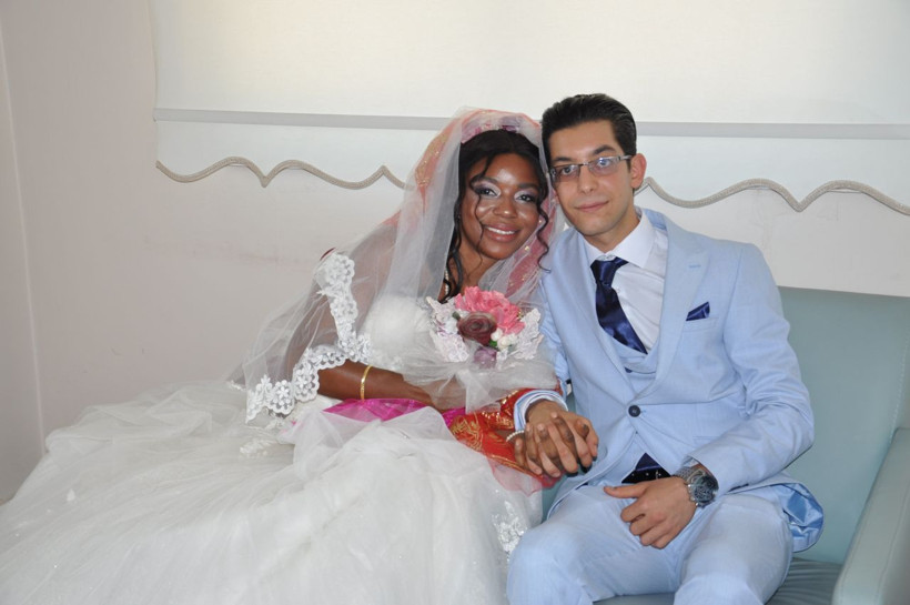 Denizlili genç babasının vasiyetini Afrikalı kızla evlenerek yerine getirdi - Resim: 1