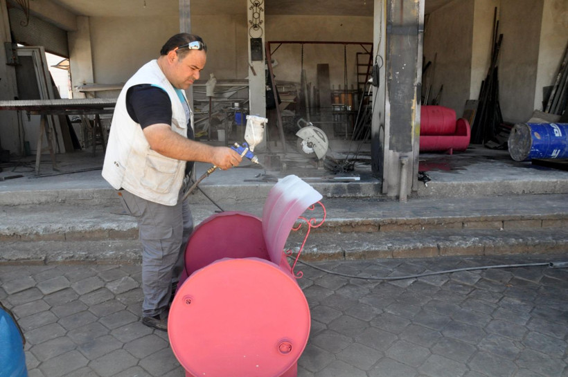 Suriyeli adam tanesini 800 TL'den satıyor! Hatay'da boş varillerle bakın neler yapıyor - Resim: 3