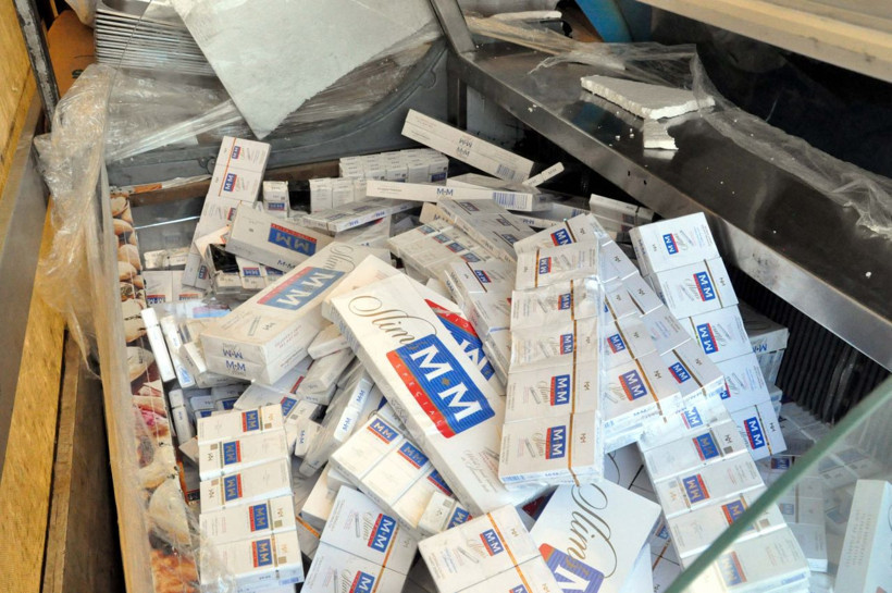 Ankara'da kaçak sigara operasyonu! Dondurma dolabında 20 bin paket ele geçirildi - Resim: 1