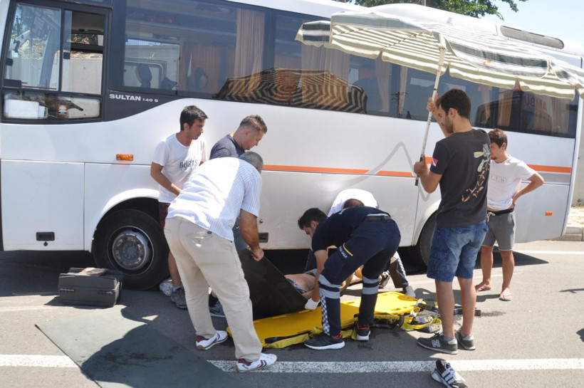 Tekirdağ'da midibüsün altında kalan kişi ağır yaralandı - Resim: 4