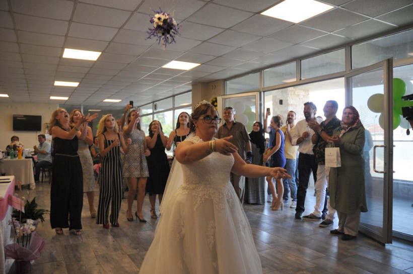 Eskişehir'de down sendromlu Canan’ın beyaz gelinlik hayali gerçek oldu - Resim: 4