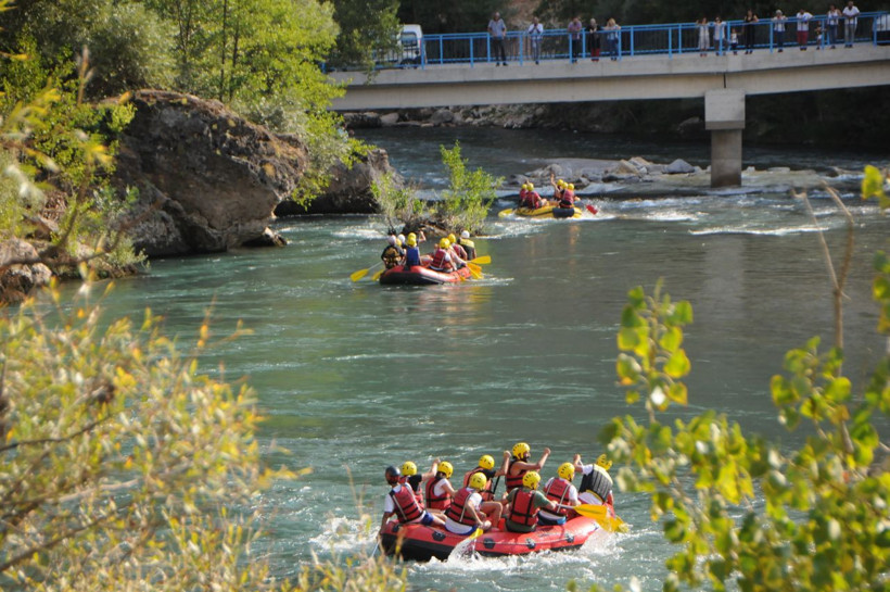 Sağlıklı yaşam ve kanserde erken teşhise dikkat çekmek için Munzur'da rafting - Resim: 1