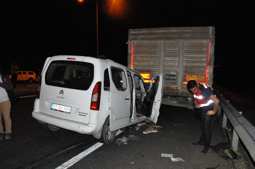 Mardin Artuklu'da trafik kazası 3 ölü 3 yaralı - Resim: 3