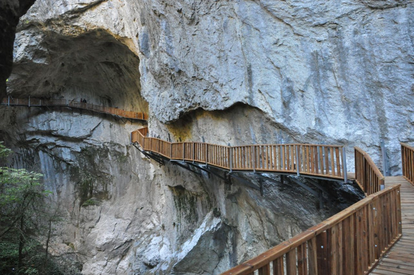 Kastamonu'da dağa civatalarla monte edilen yürüyüş yolu yürekleri ağza getirdi - Resim: 4