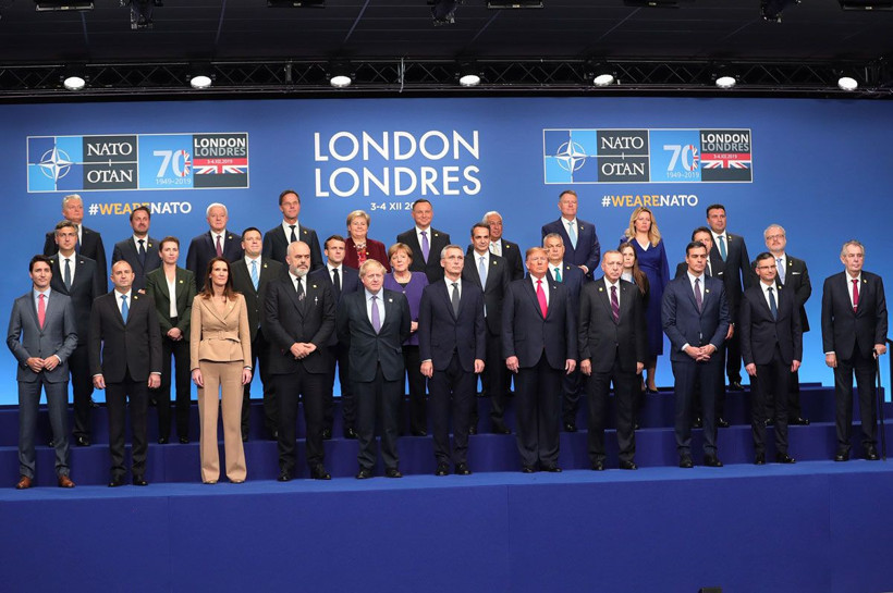 NATO Zirvesi'nden ilginç kareler Trump yönünü şaşırdı Erdoğan unuttu - Resim: 1