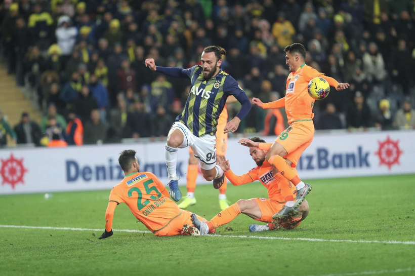 Fenerbahçe - Alanyaspor maçındaki penaltı için fatura iki isme kesildi - Resim: 4