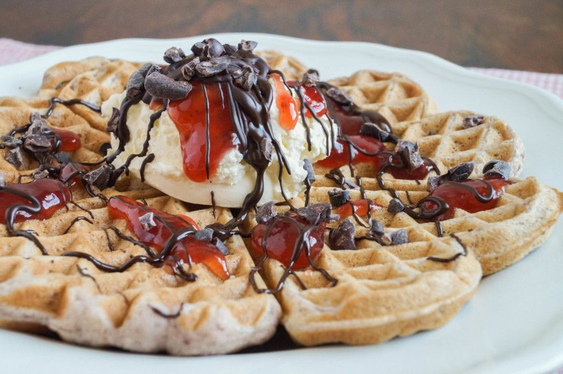 Hem yaparken hem yerken eğleneceğiniz waffle tarifi! - Resim: 4