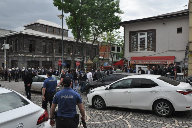Kars'ta büyük gerginlik halk ayaklandı kayyum kayyum sloganları - Resim: 4