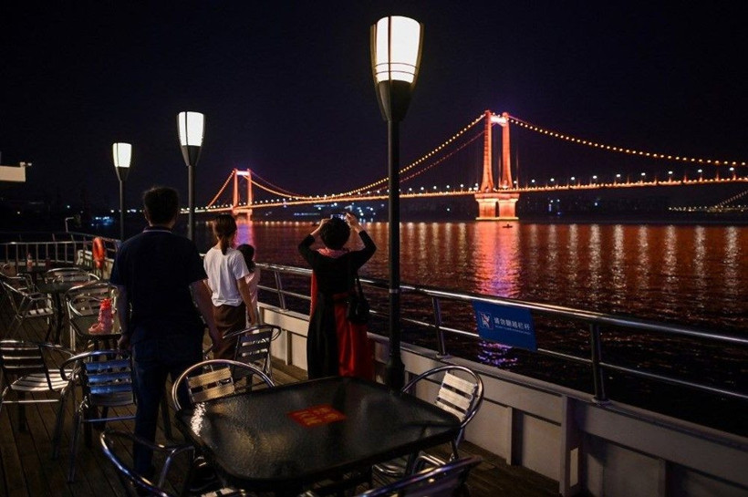 Koronavirüsün başladığı Vuhan'da 110 gün sonra hayat normale döndü - Resim: 2