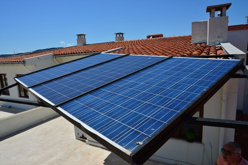 2 cep telefonu fiyatına balkona kurdular 7 yıldır elektrik faturası ödemiyorlar - Resim: 2