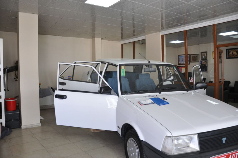 Kahramanmaraşlı galerici 1994 model Şahin'i 66 bin liraya satılığa çıkardı - Resim: 2