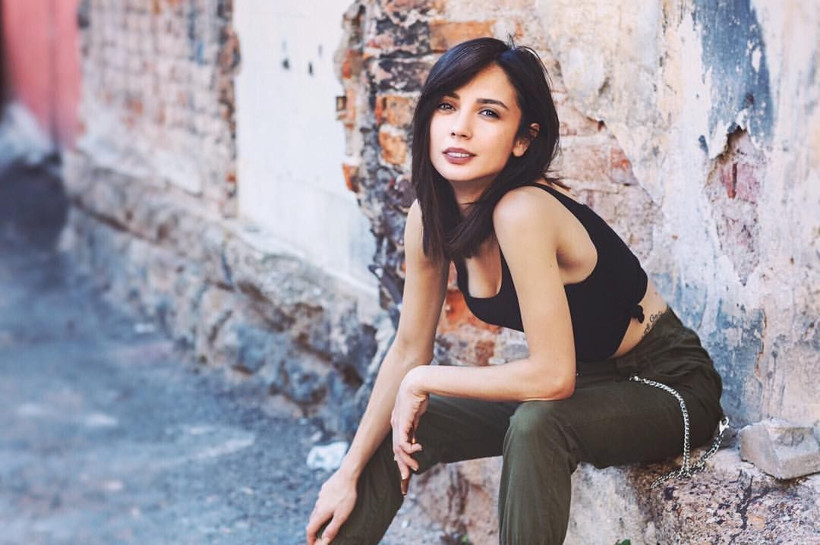 Arka Sokaklar'ın Sinem'i Gizem Terzi'nin üstsüz pozu şaşırttı beğeni yağdı - Resim: 2