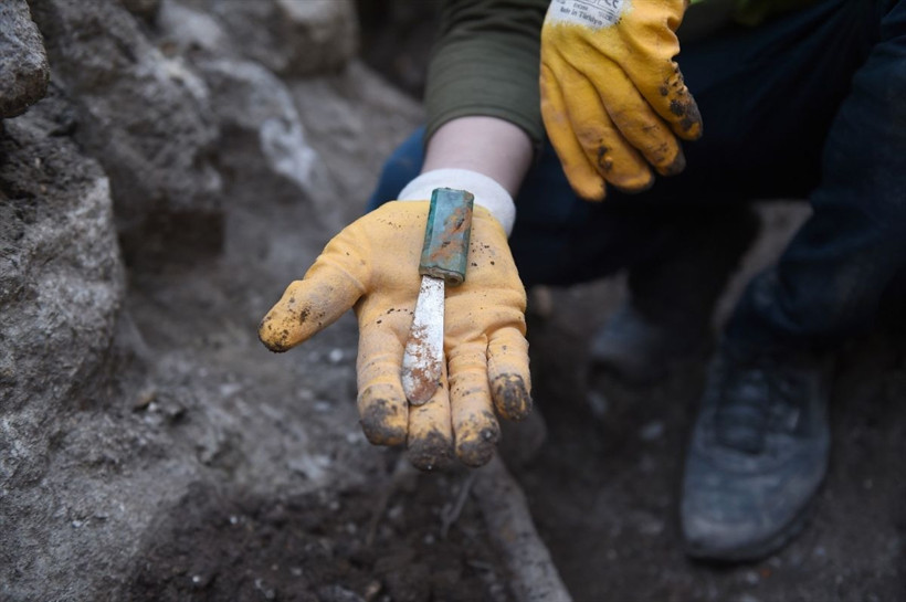 Ulucanlar Cezaevi önündeki tarihi çeşmeden mahkumlara ait kesici aletler zulası çıktı - Resim: 4