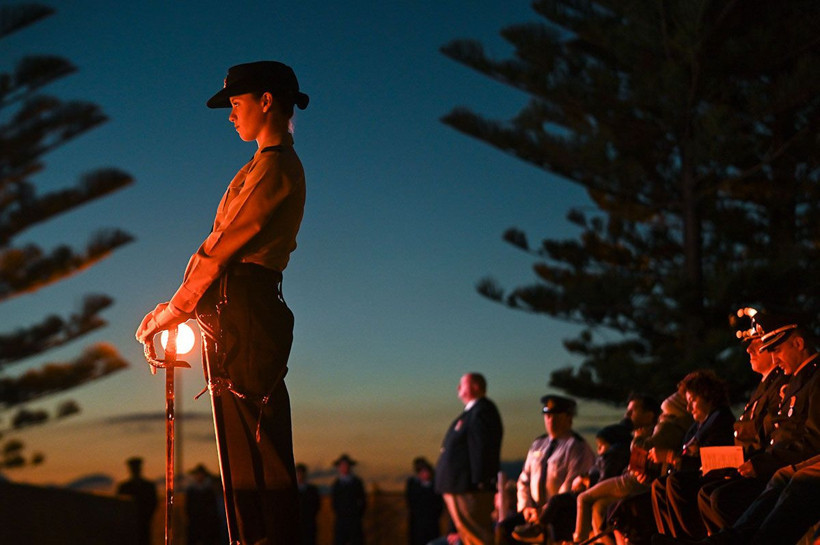 Anzak Koyu'nda sessiz 'Şafak Ayini' Koronavirüs önlemleri altında 106. yıl anması - Resim: 3