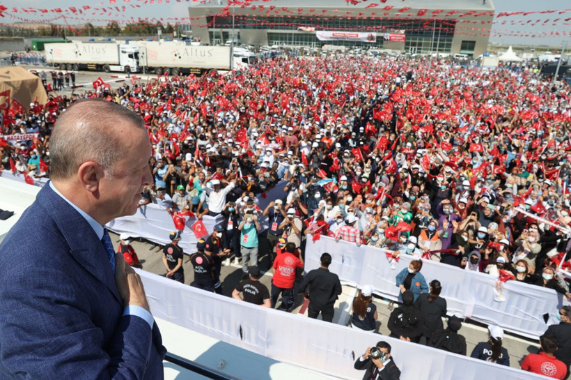 Cumhurbaşkanı Erdoğan Hatay Stadı'nın açılışına katıldı - Resim: 2
