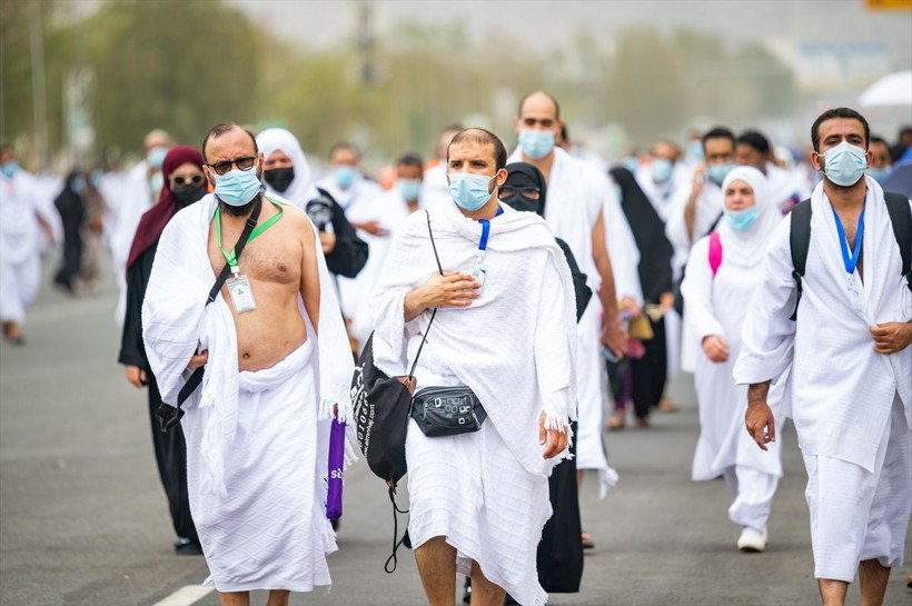 Hacı adayları Arafat yolunda - Resim: 2