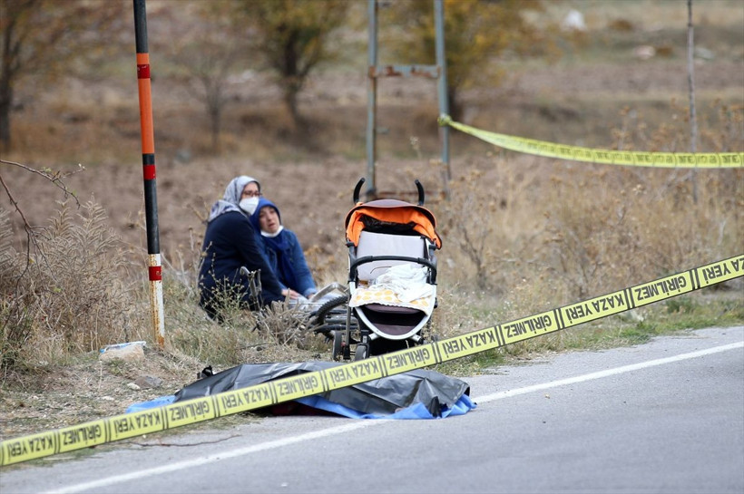 Kayseri'de korkunç olay! Yürüyüşe çıkan ailesinin yanında otomobil çarpan çocuk öldü - Resim: 3