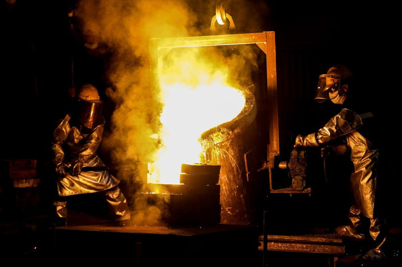 Bakan Mustafa Varank'tan Sakarya'da fabrika ziyareti! Gözlüğü taktı kaynak yaptı - Resim: 2