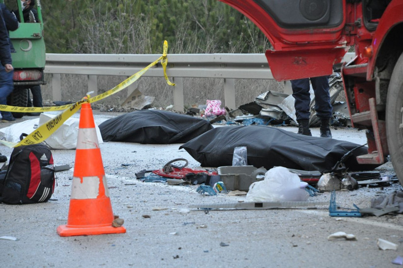 Bolu'da korkunç kaza! Aynı aileden 4 kişi hayatını kaybetti - Resim: 2