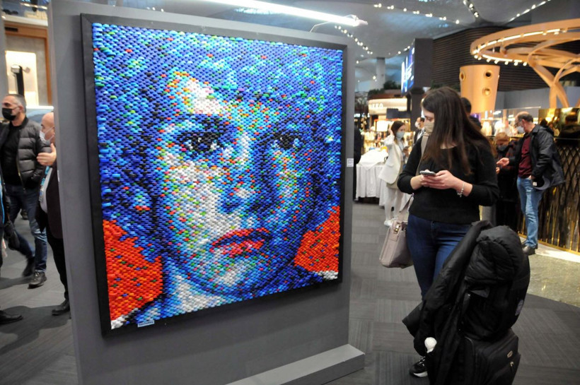 Bakan bir daha baktı hayran kaldı! Topladığı atıkları sanat eserine dönüştürdü - Resim: 1