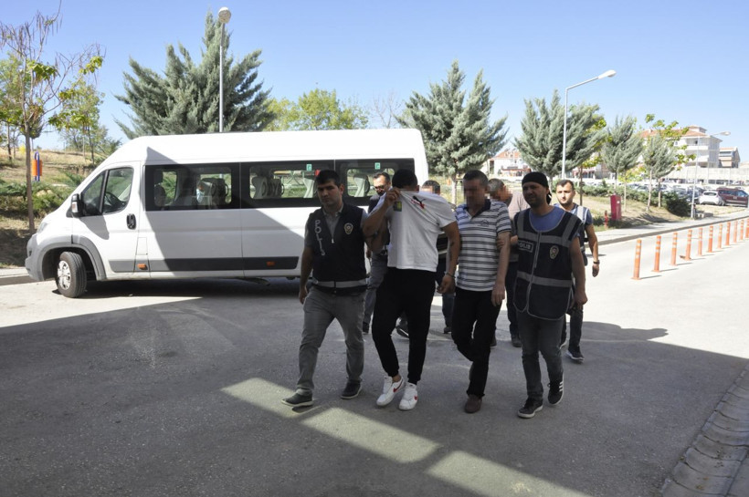 Eskort ayarlamak için telefon açınca hayatı karardı! Çete lideri lüks tatilde basıldı - Resim: 2