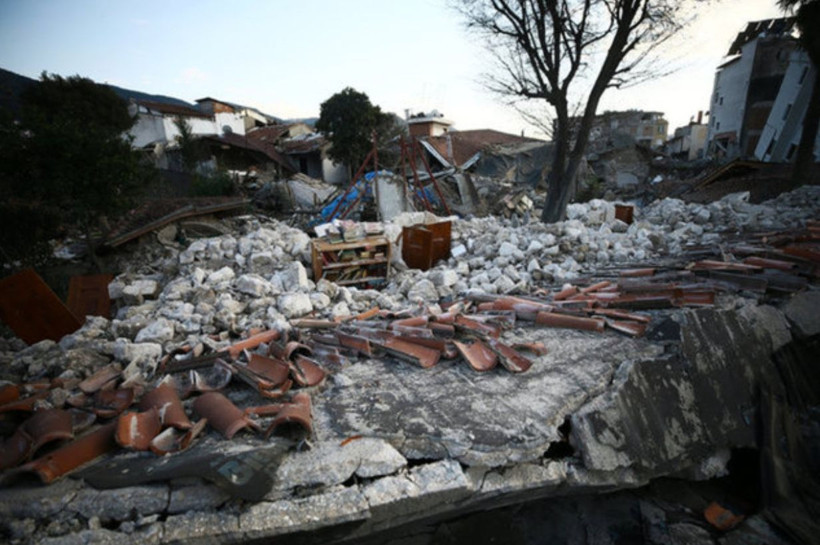 Devrim Özkan normale dönemiyor! Deprem sonrası içini döktü: "Sıçramaktan yoruldum" - Resim: 1