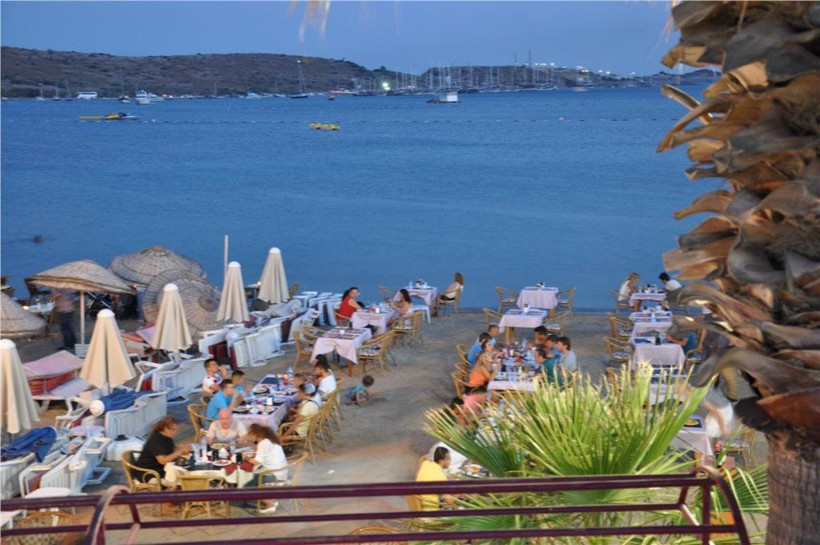 Bodrum'da tatil cep yakıyor! Plaja giriş 26 bin TL! Lahmacun 450, çay 50 TL... - Resim: 4