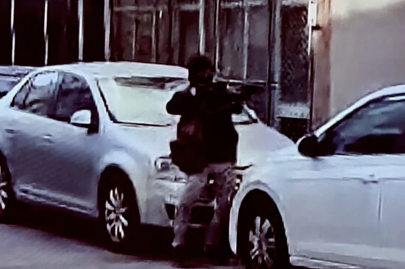 İzmir canisinin telefonundan çıkanlar şok etti! Babasıyla ateş talimi yapmış - Resim: 1