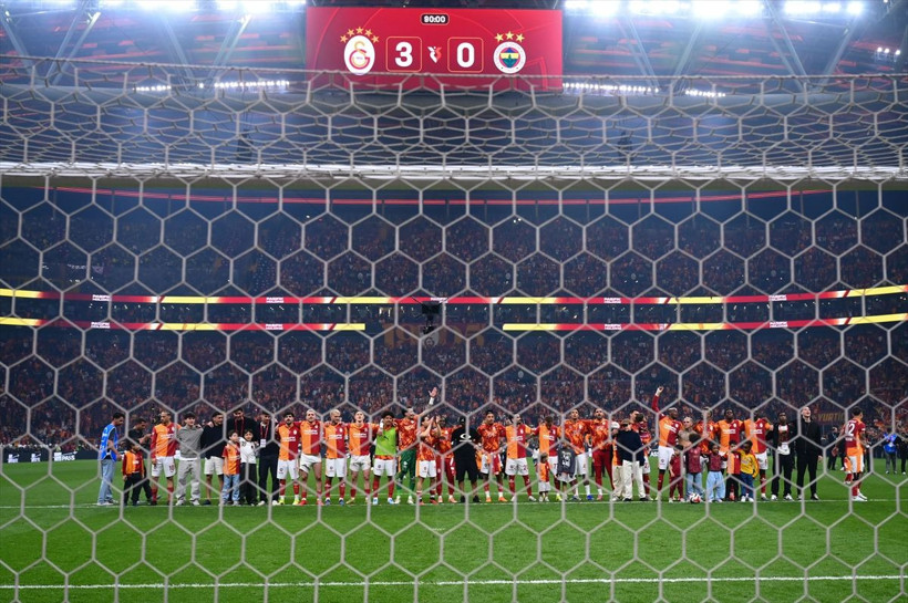 Trio ekibi, derbiyi yöneyen hakem Yasin Kol'a ateş püskürdü! 1 penaltı, tam 5 kırmızı kart atlandı - Resim: 10